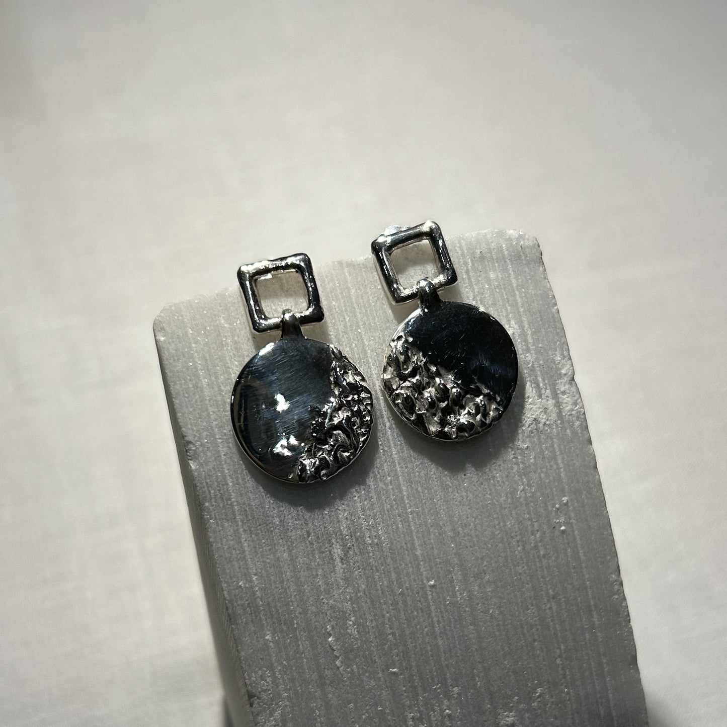 Boucles d'oreilles Tholéite pendantes